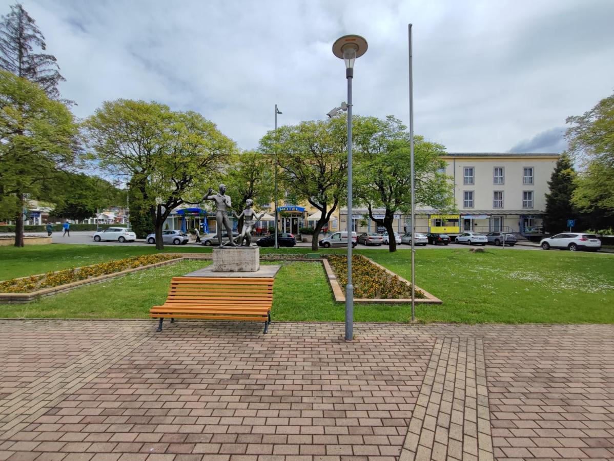 Hotel Beke Sziget Komló Kültér fotó