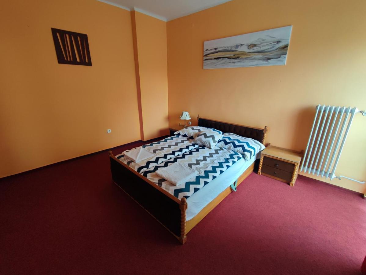 Hotel Beke Sziget Komló Kültér fotó