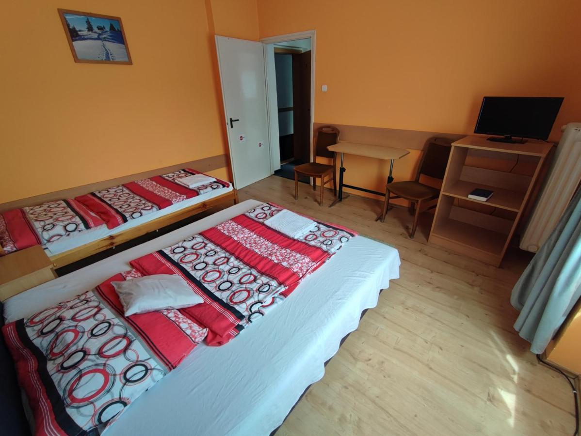 Hotel Beke Sziget Komló Kültér fotó
