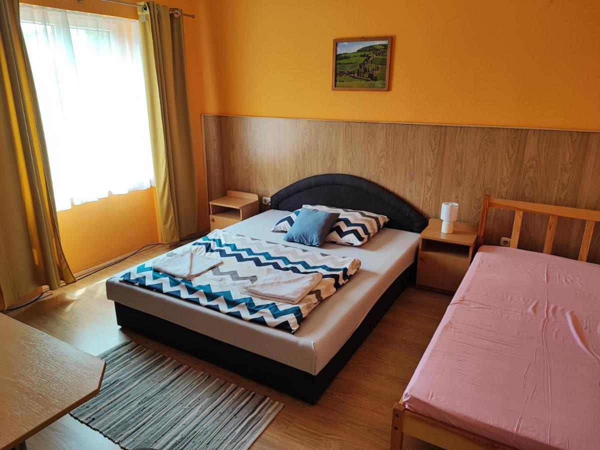 Hotel Beke Sziget Komló Kültér fotó