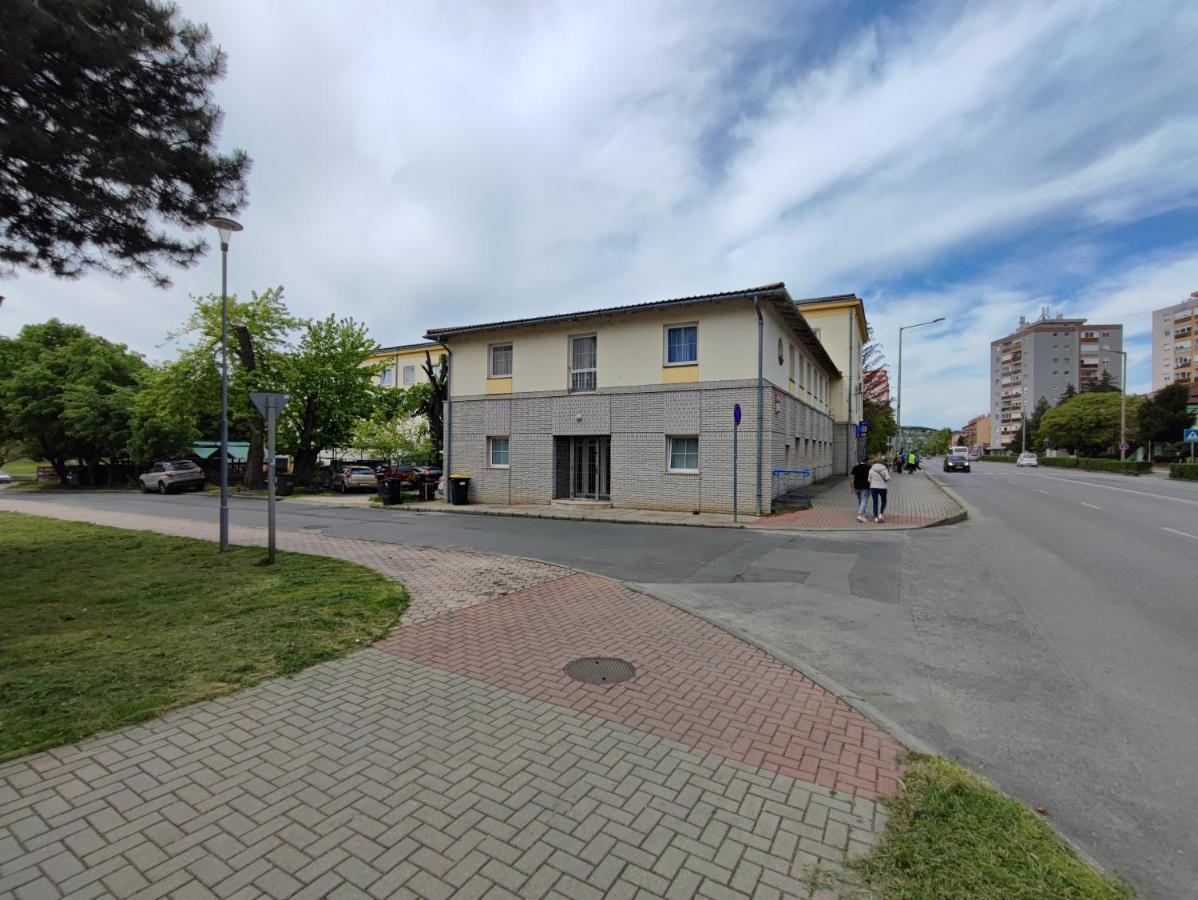 Hotel Beke Sziget Komló Kültér fotó
