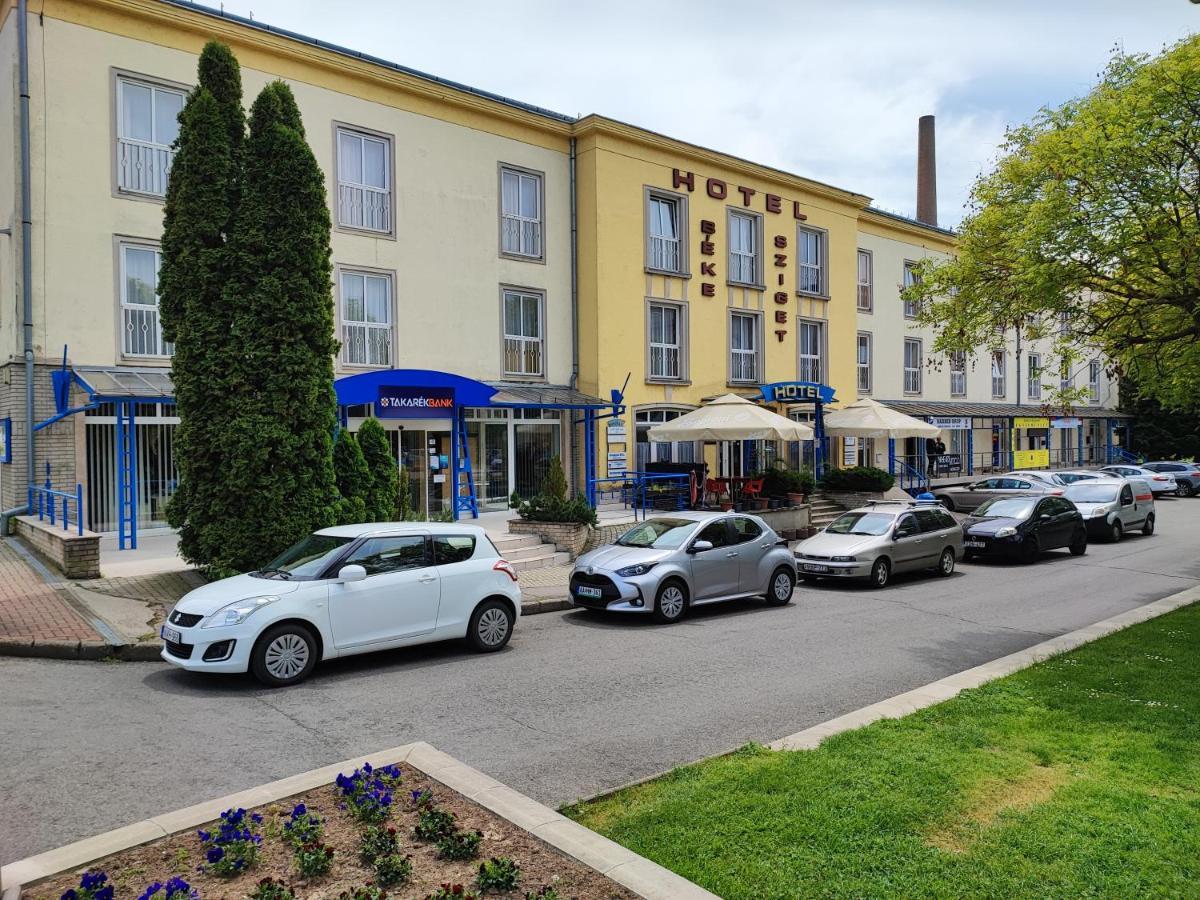 Hotel Beke Sziget Komló Kültér fotó