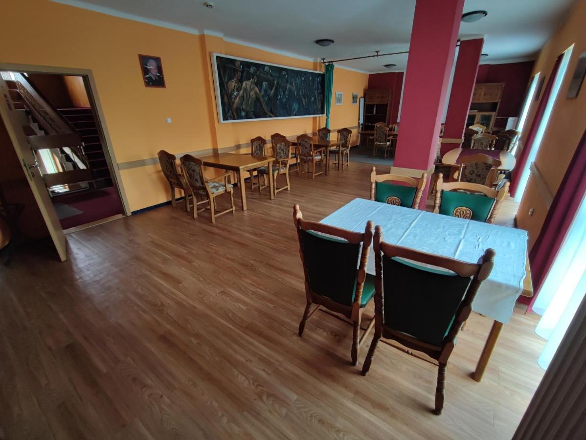 Hotel Beke Sziget Komló Kültér fotó