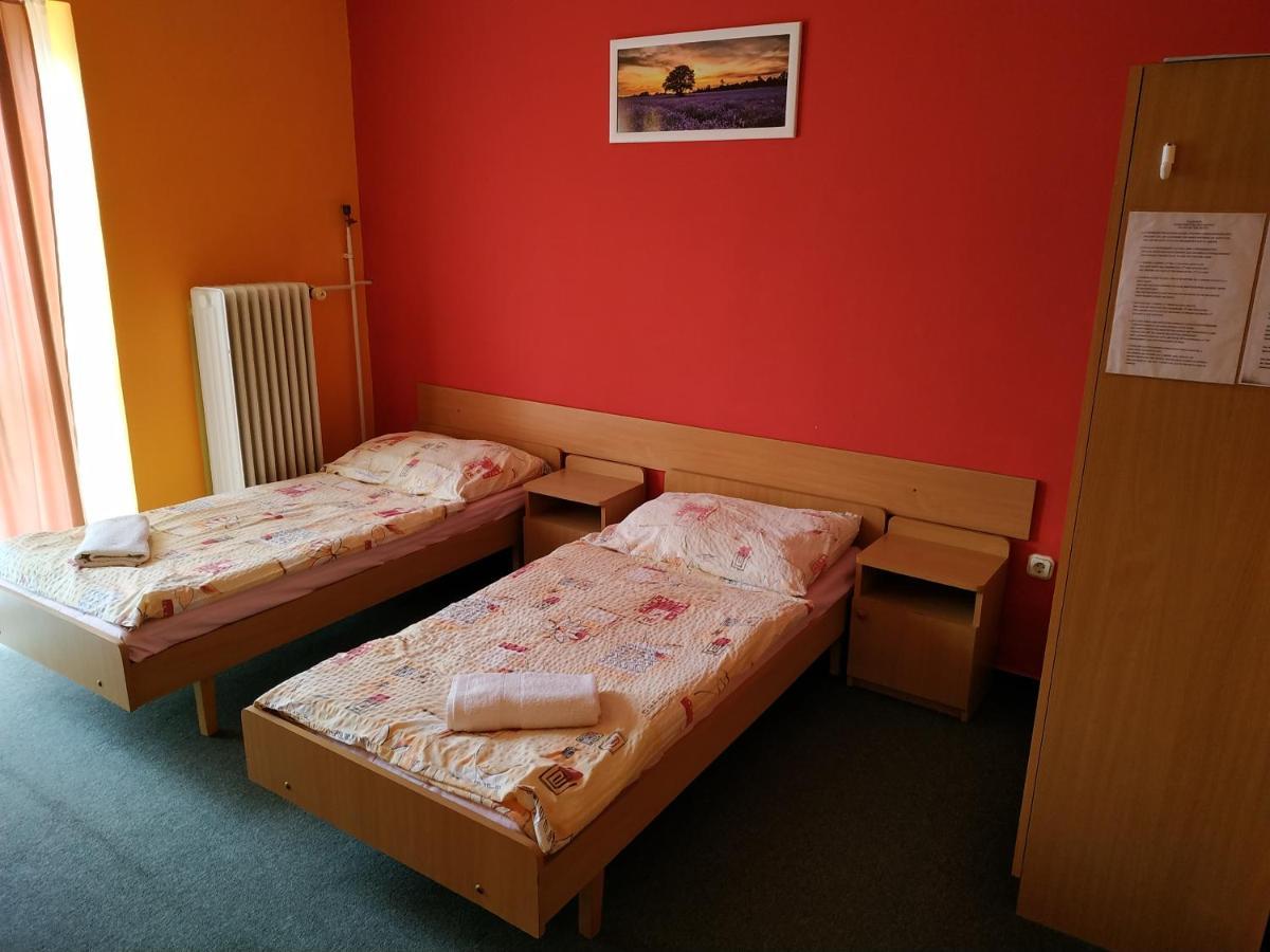 Hotel Beke Sziget Komló Kültér fotó