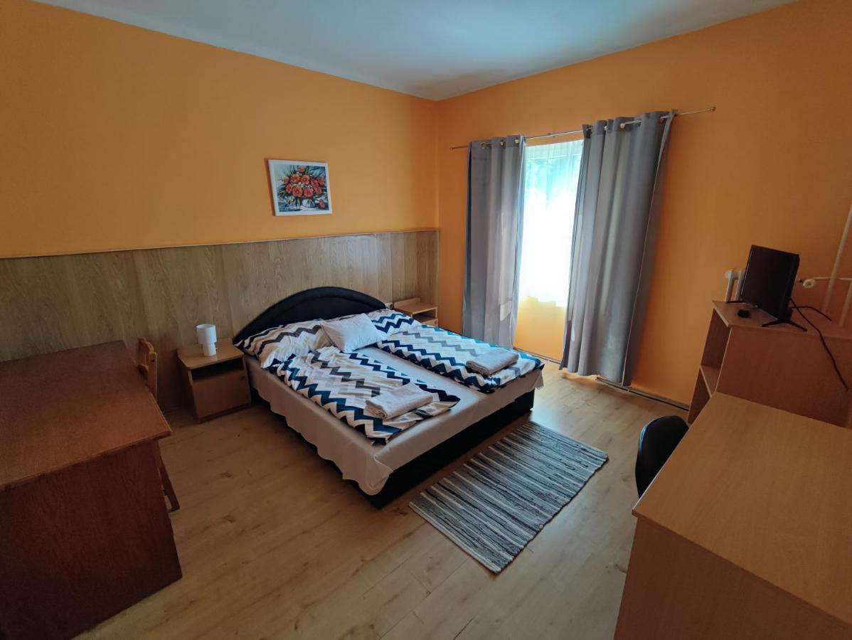 Hotel Beke Sziget Komló Kültér fotó