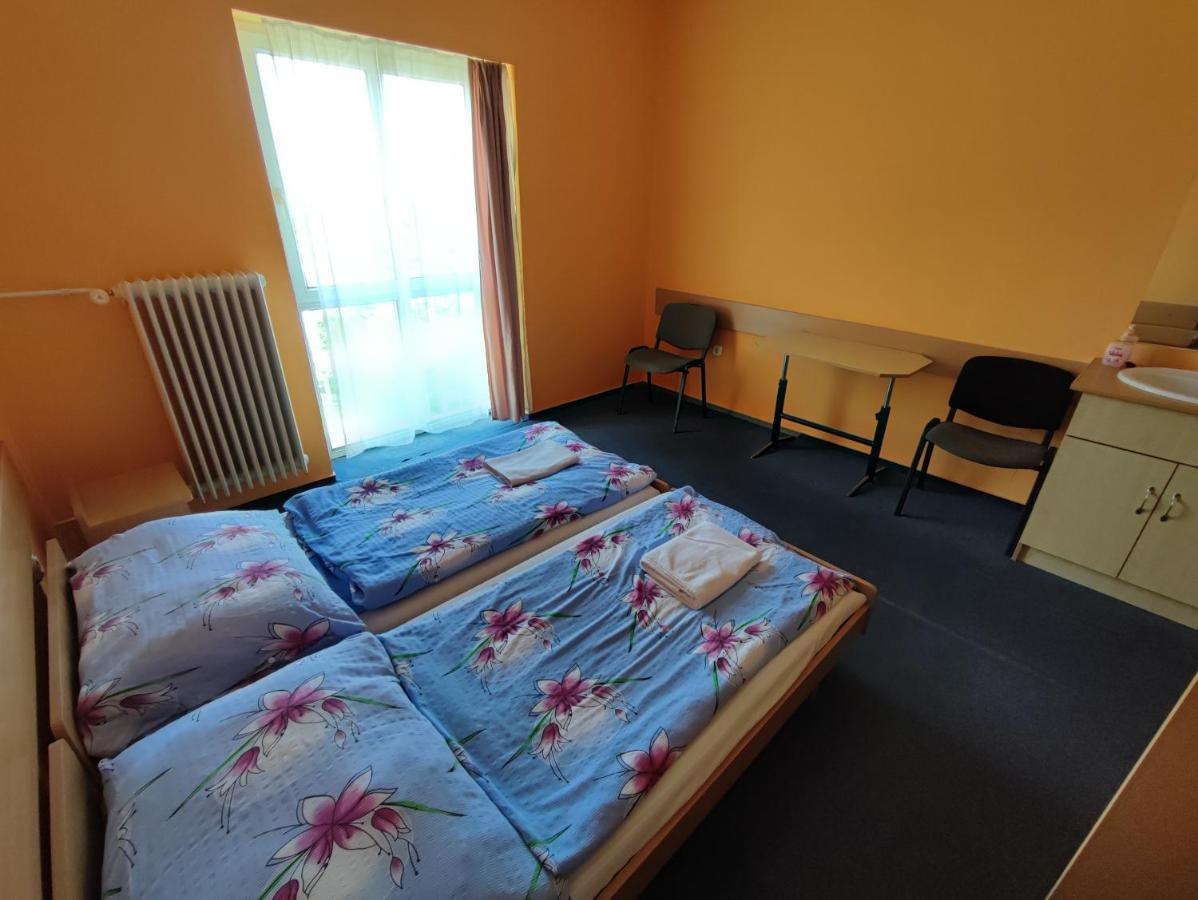 Hotel Beke Sziget Komló Kültér fotó