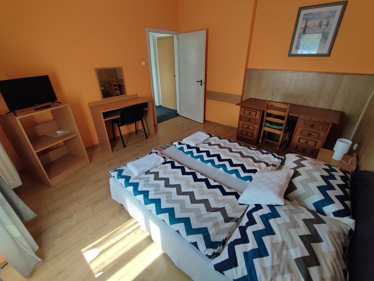 Hotel Beke Sziget Komló Kültér fotó