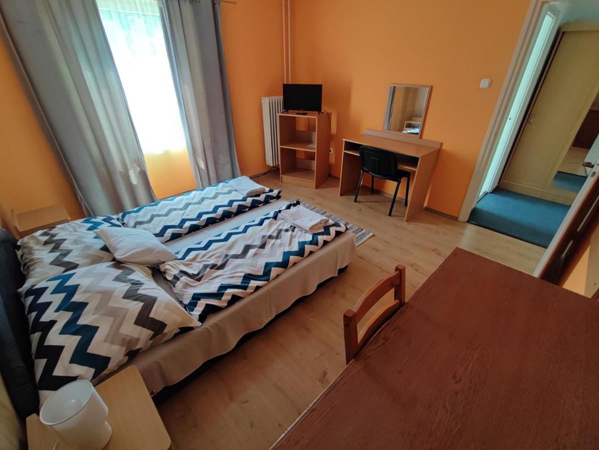 Hotel Beke Sziget Komló Kültér fotó